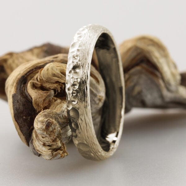 The Glenclach: 18ct White Gold Wedding Ring with Pebble Shoreline finish