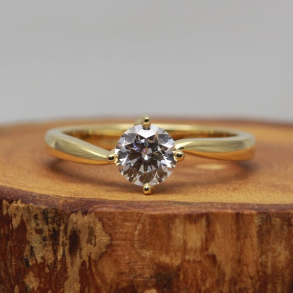 The Flour: Ethical Diamond or Moissanite 18ct Gold Twisted Prong Engagement Ring