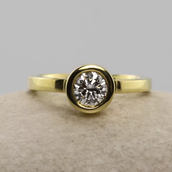 The Mellte: Handmade 14ct Gold Wedfit Diamond or Moissanite Engagement Ring