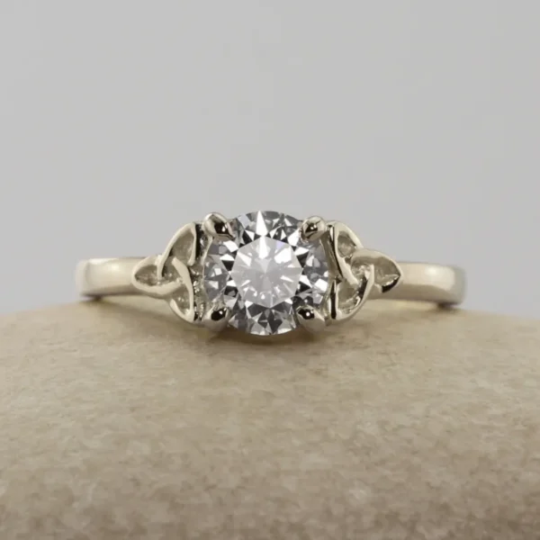 The Glengawna: 18ct White Gold Celtic Trinity Knot Solitaire Moissanite or Diamond Engagement Ring