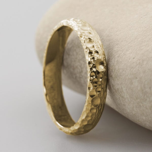The Glenclach: 18ct Yellow Gold Wedding Ring with Pebble Shoreline finish