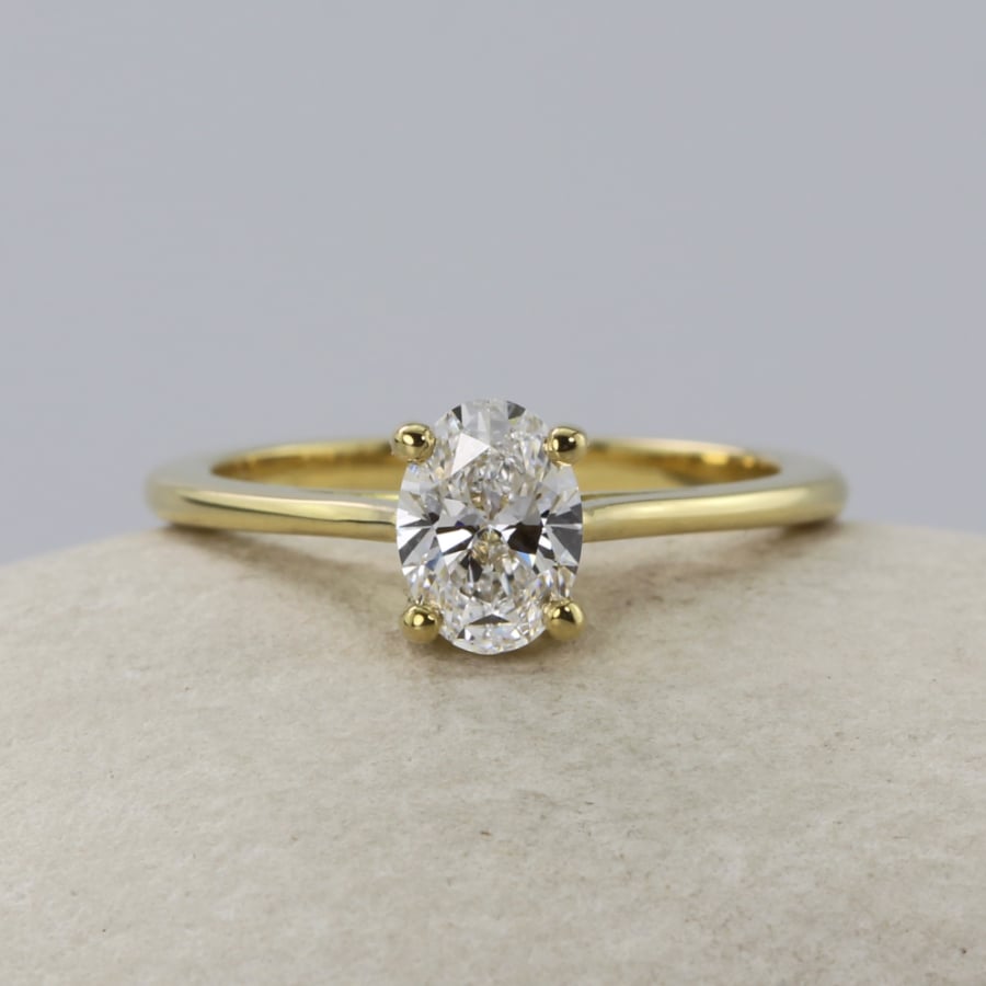 Sustainable 18ct Gold Oval Solitaire Ring