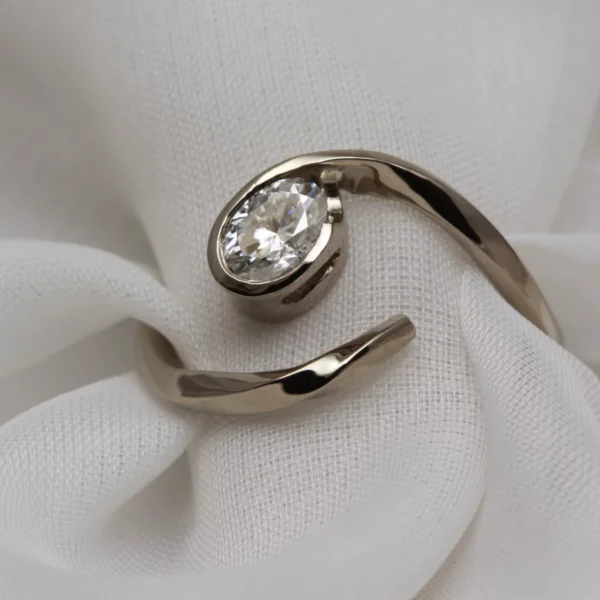 The Glendorch: Handmade 18ct White Gold Engagement Ring with Diamond, Sapphire or Moissanite