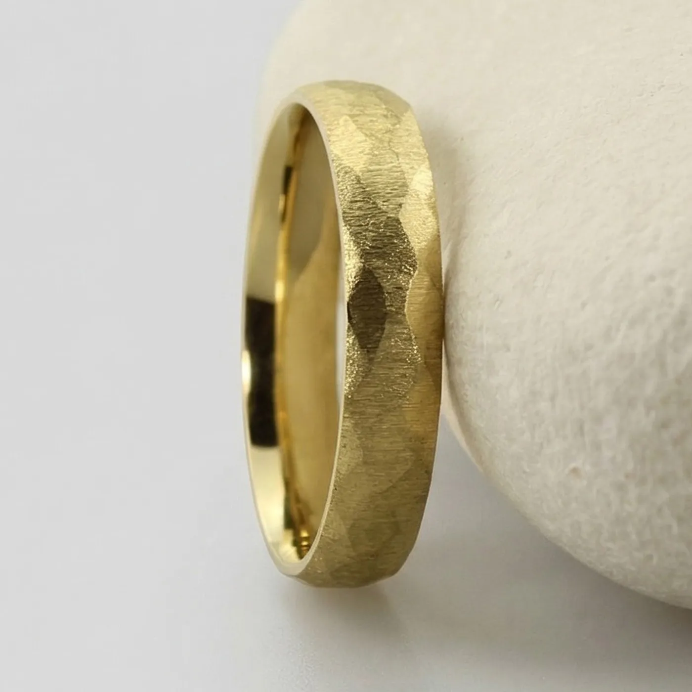 Ethical faceted 18ct gold wedding ring